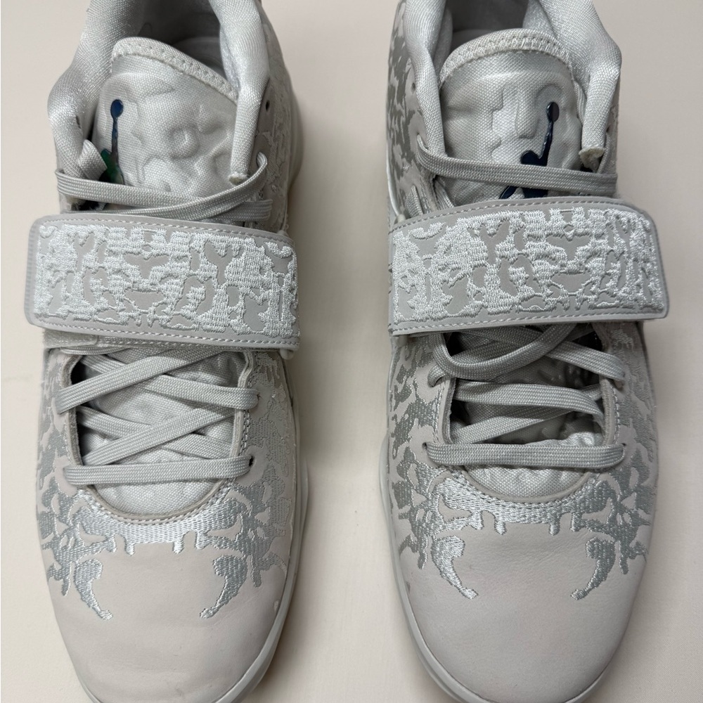 Michael Jordan Zion 3 M.U.D.
